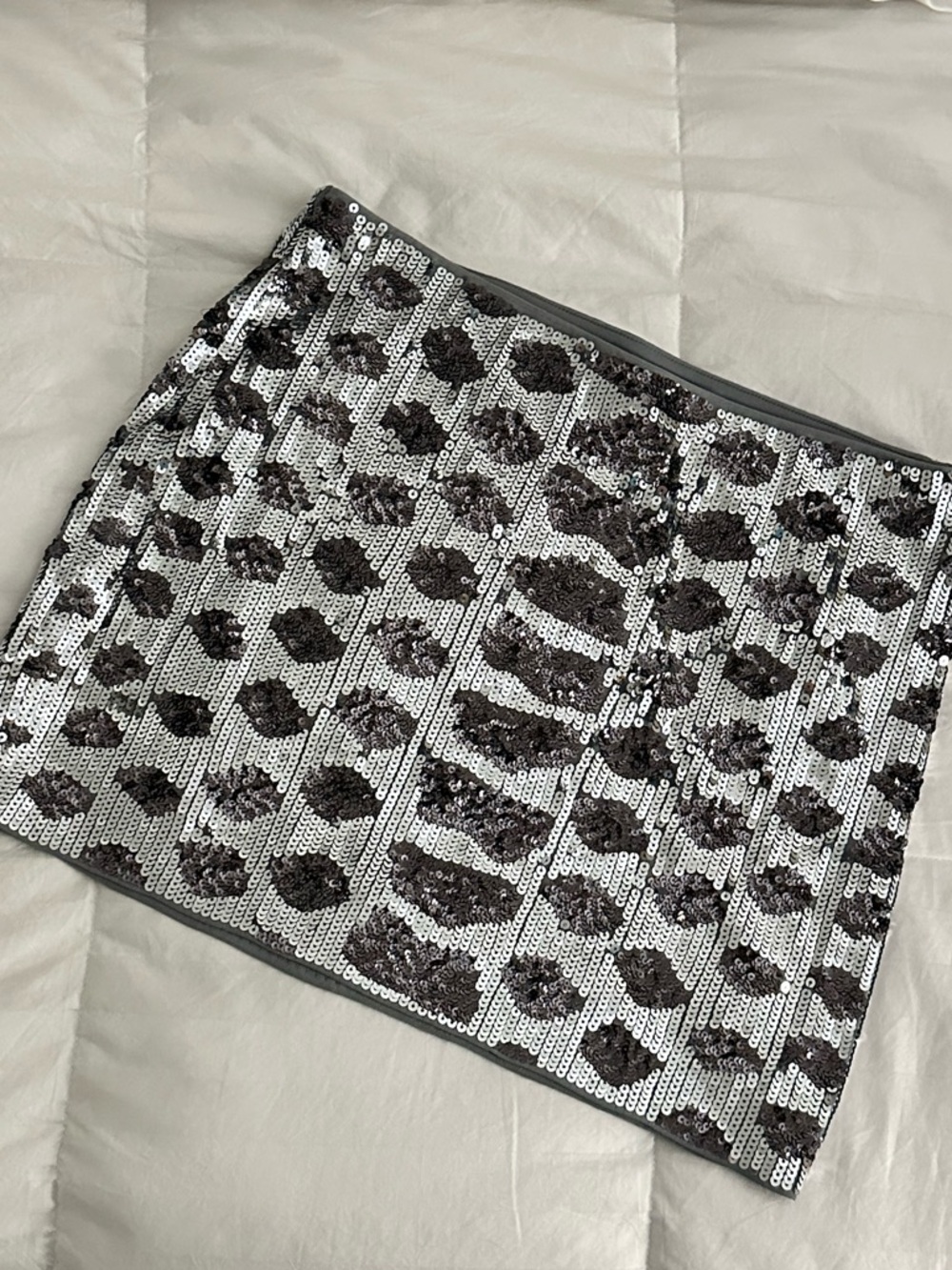 EXPRESS Sequin Leopard Print Mini Skirt - Silver/Pewter